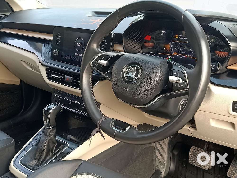 Skoda Slavia Ambition 1.0l Tsi At, 2023, Petrol
