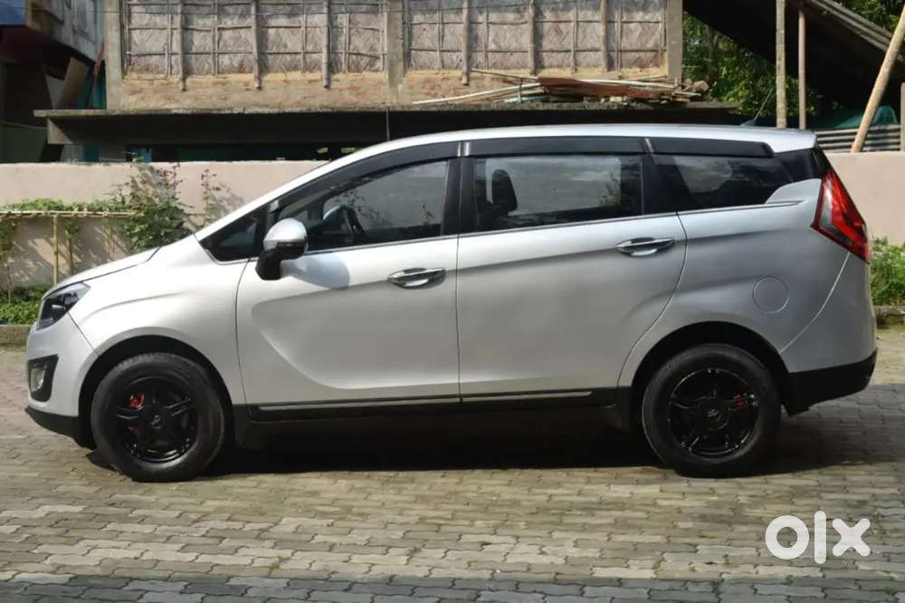 Mahindra Marazzo M8 2018 Diesel Manual