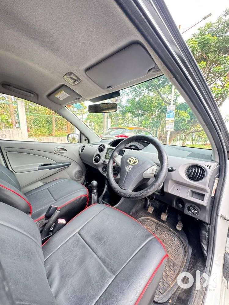 Toyota Etios Liva 2011-2012 G, 2012, Petrol