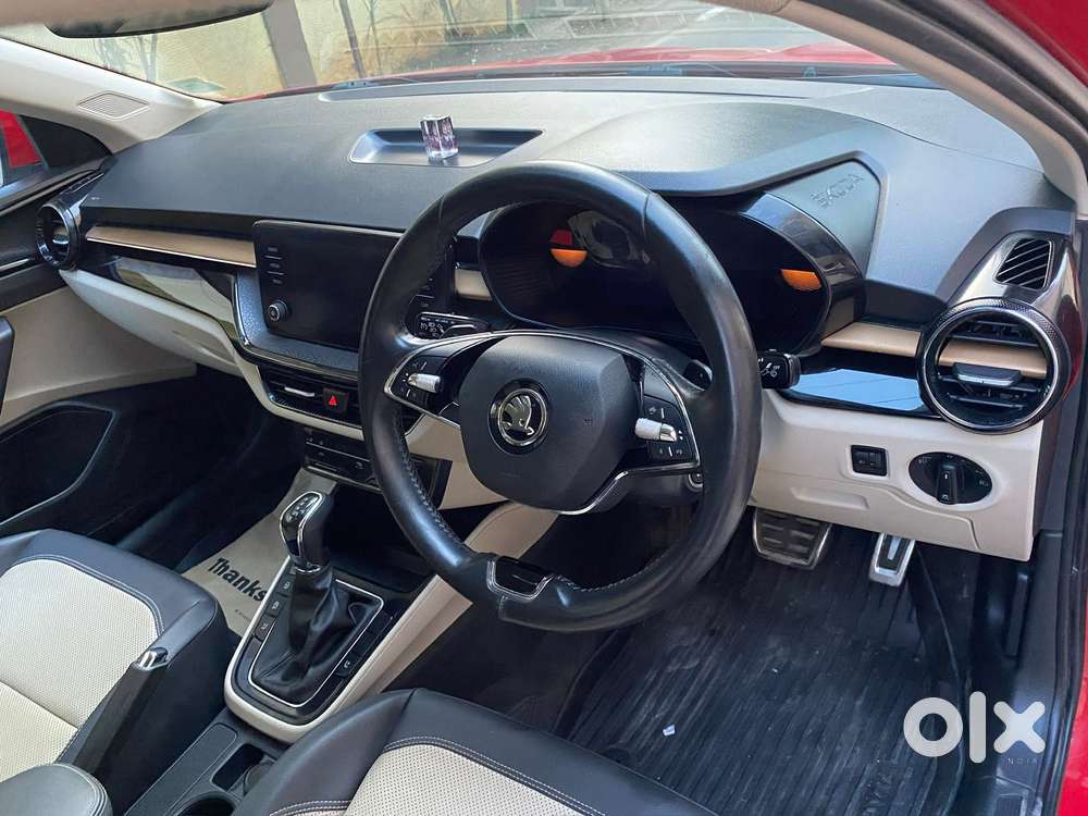 Skoda Slavia 1.0 Tsi Style, 2022, Petrol