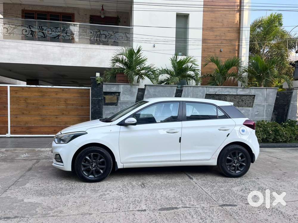 Hyundai I20 Sportz 1.4 At Vtvt, 2018, Petrol