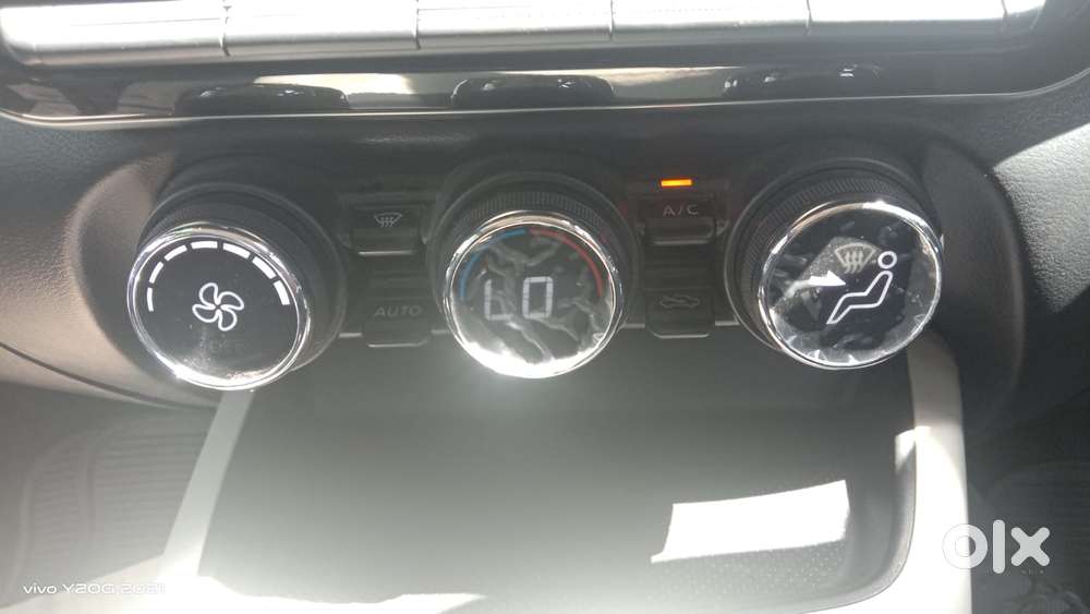 Nissan Magnite 1.0 Xv Premium Turbo Cvt, 2023, Petrol