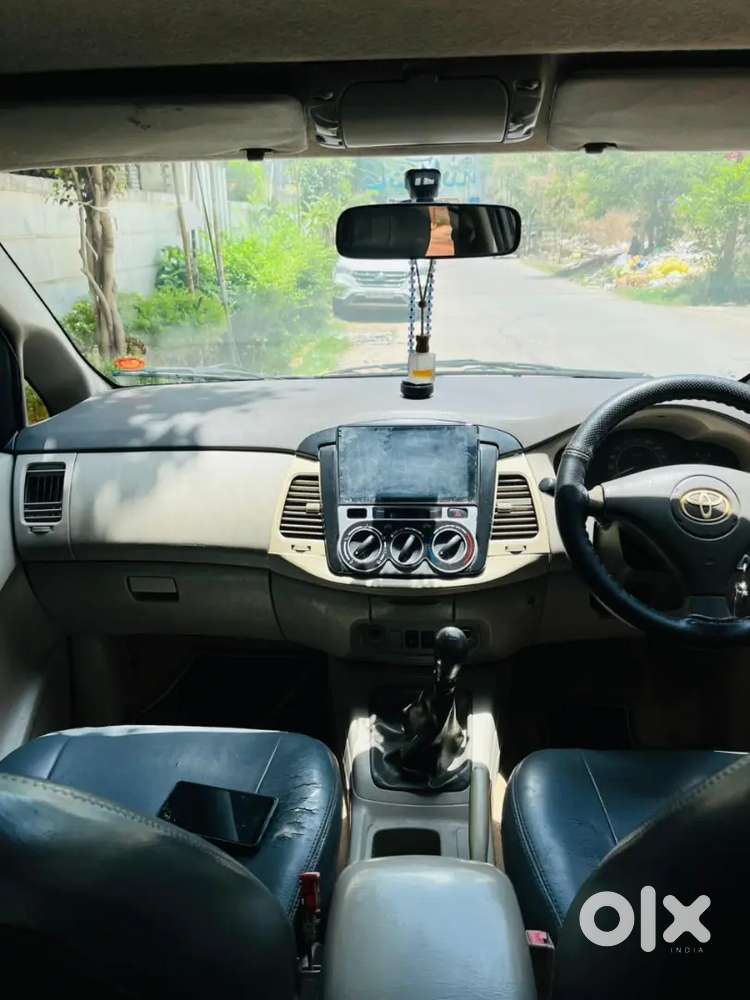 Toyota Innova 2010 Diesel 270000 Km Driven