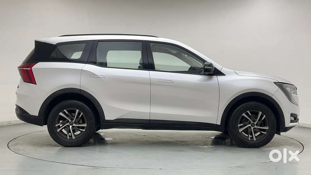 Mahindra Xuv700 2.0 Ax 5 Petrol At Str, 2022, Petrol