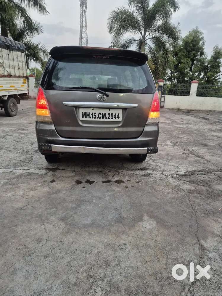 Toyota Innova 2010