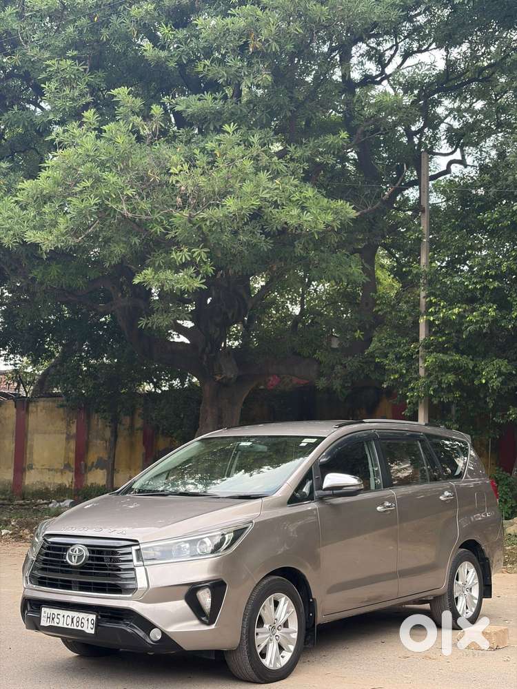 Toyota Innova Crysta, 2017