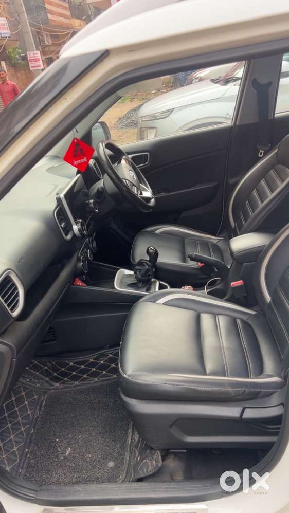 Hyundai Venue 2021 Petrol Well Maintained