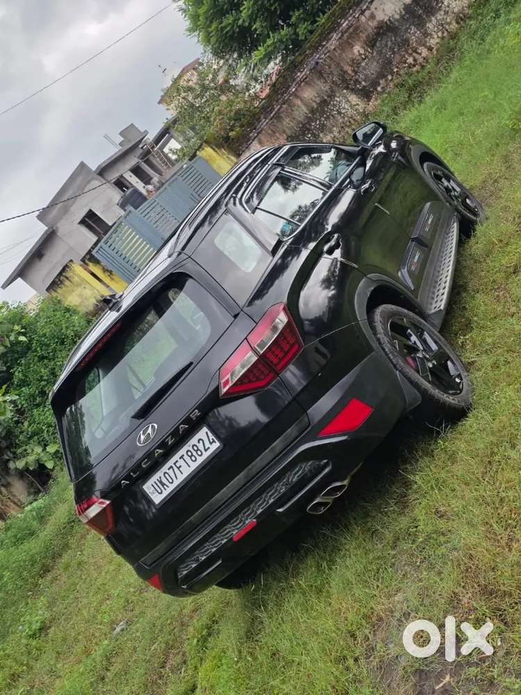 Hyundai Alcazar  Signature (o) Seater 
Petrol 
Automatic Top
