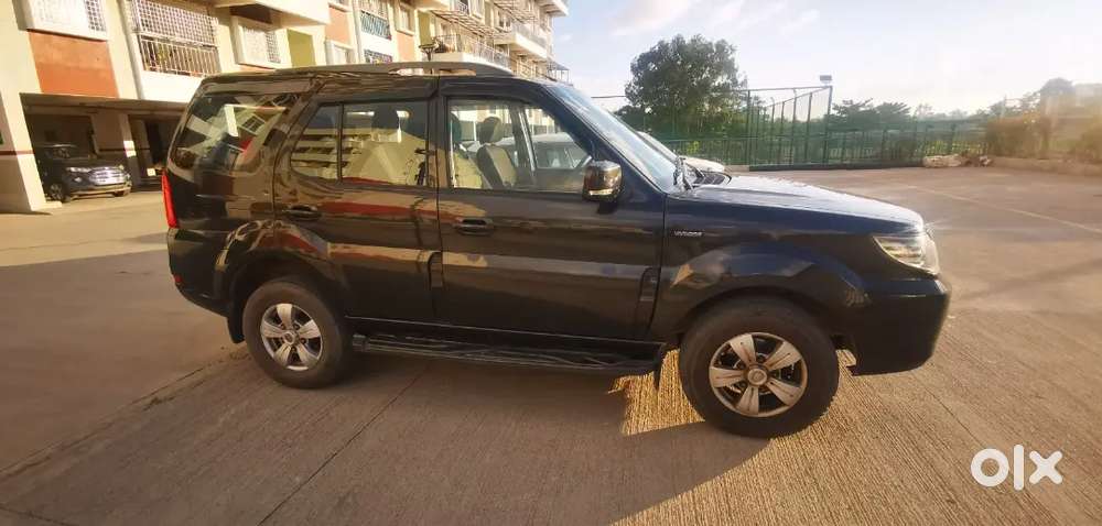 Tata Safari Storme 2015