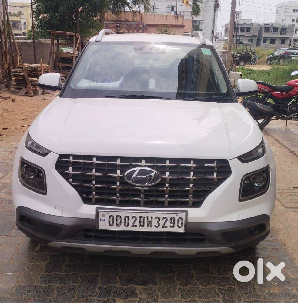 Hyundai Venue 2022 Petrol Well Maintained