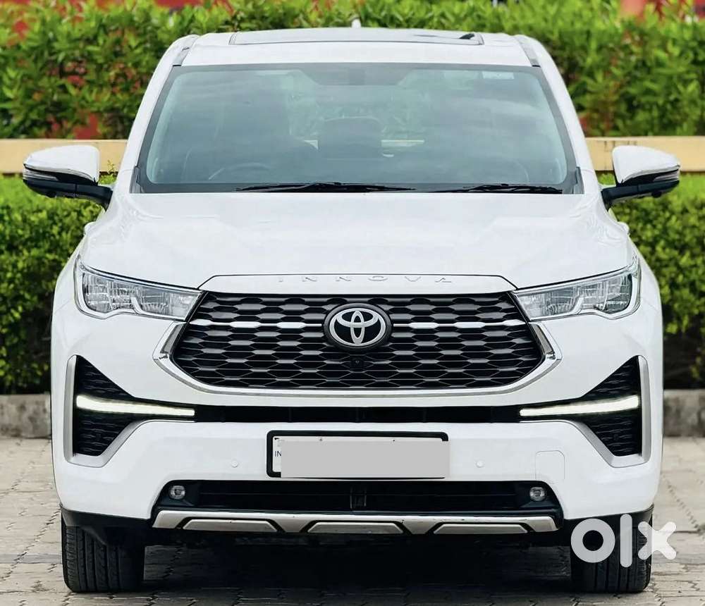 Toyota Innova Hycross 2.0 Zx Hybrid 7 Str, 2025, Petrol
