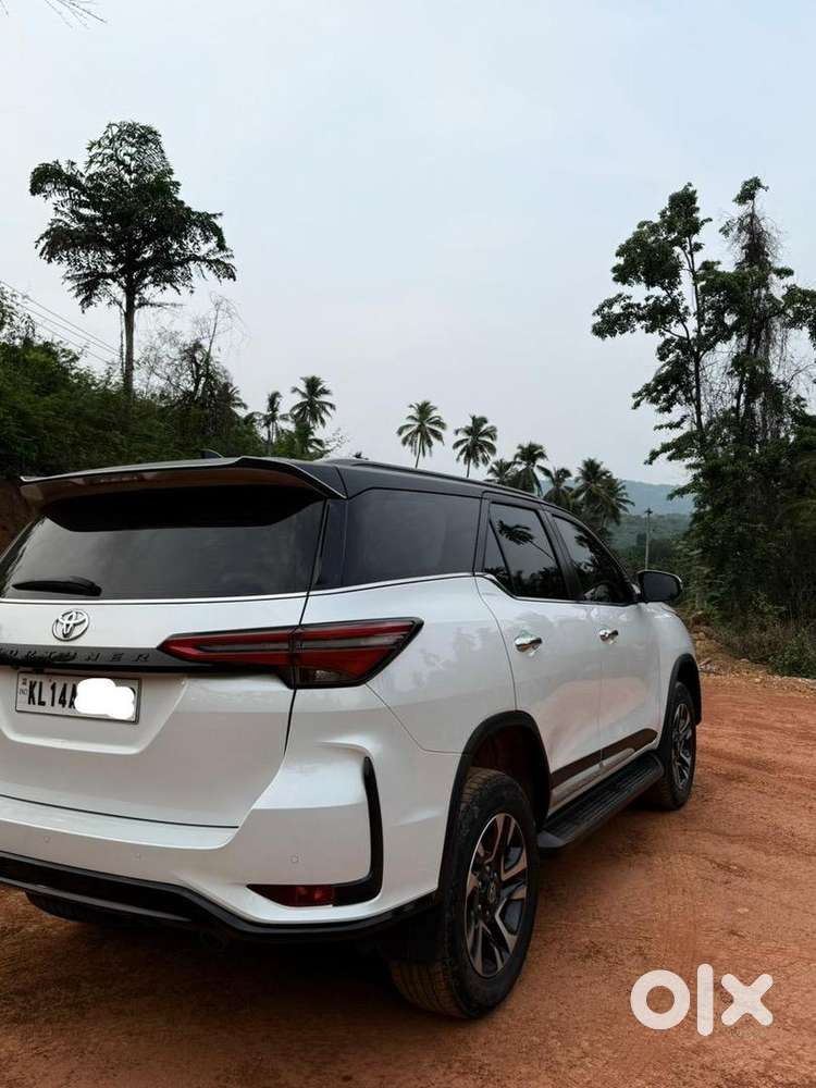 Toyota Fortuner Legender 2024 4x2