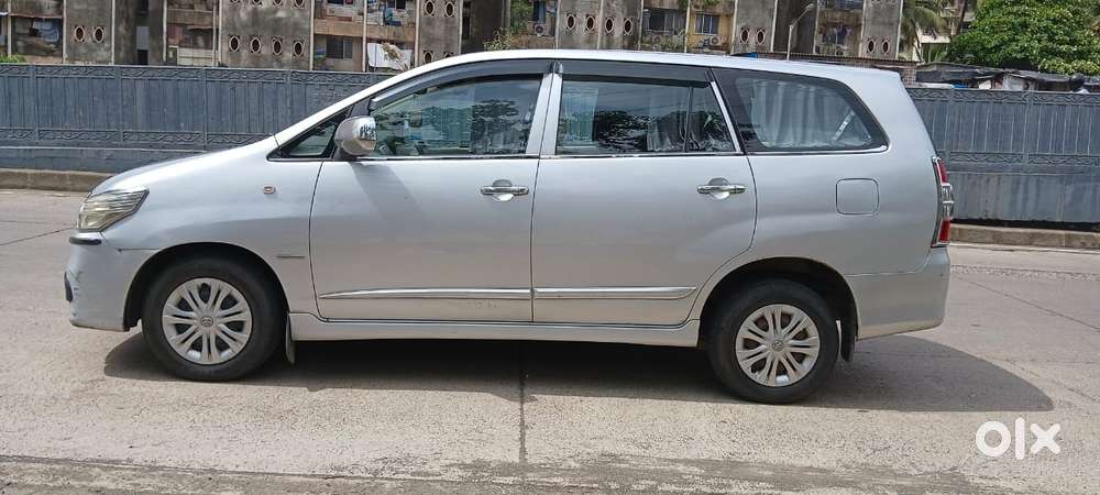 Toyota Innova 2.5 G (diesel) 8 Seater Bs Iv, 2015, Diesel