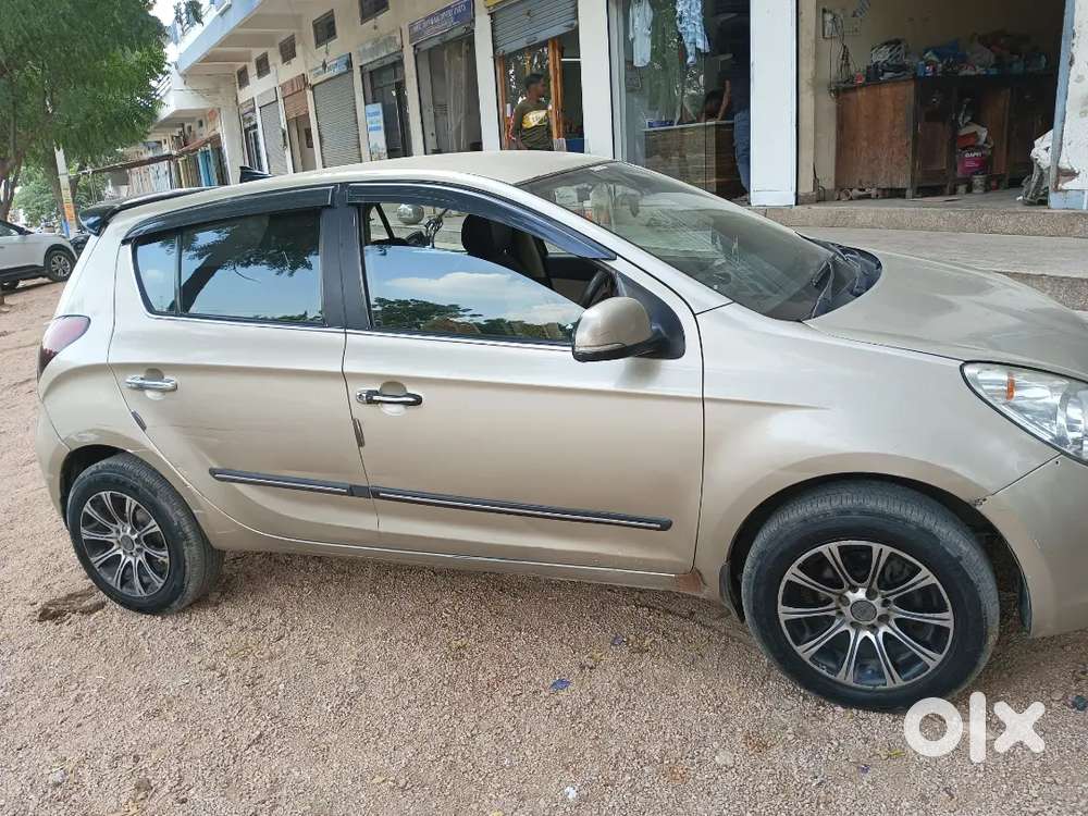 Hyundai I20 2010 Cng & Hybrids 111000 Km Driven