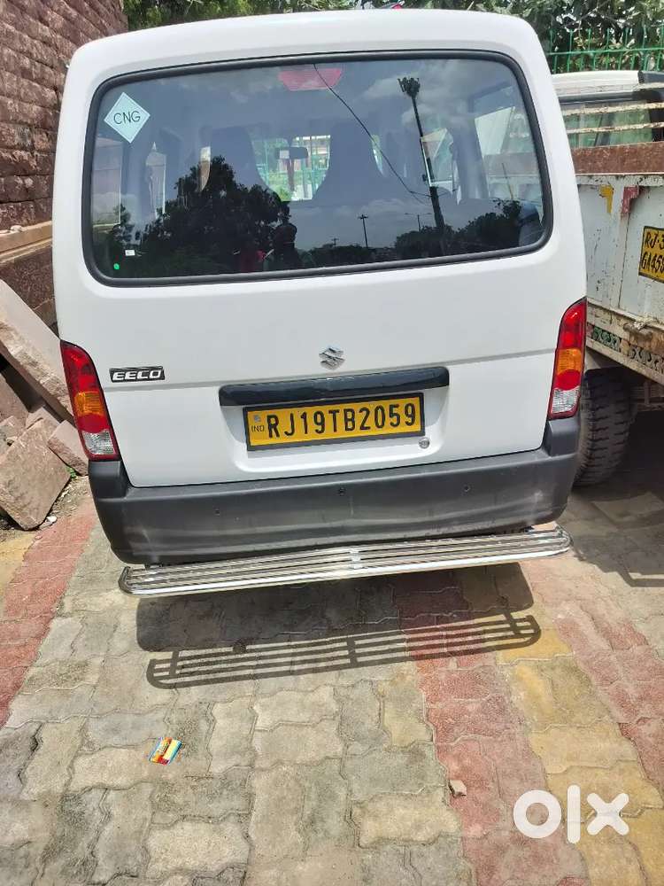 फाइनेंशली प्रॉब्लम होने के कारण गाड़ी बेच रहा हूं