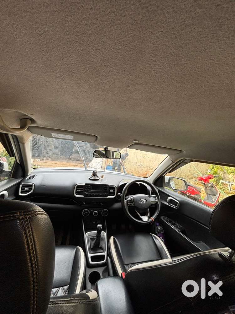 Hyundai Venue Petrol Manual 2019