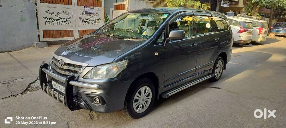Toyota Innova 2.5 G (diesel) 8 Seater Bs Iv, 2016, Diesel