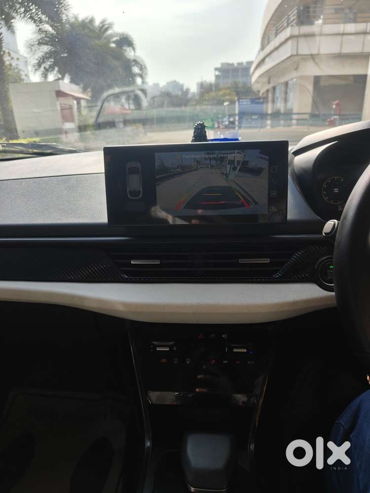 Tata Curvv Crtv Amt, 2025, Petrol