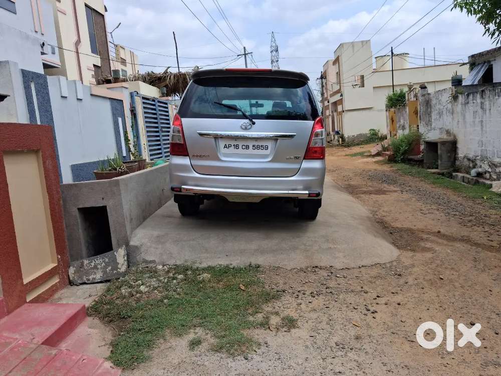 Toyota Innova 2012 Diesel Well Maintained