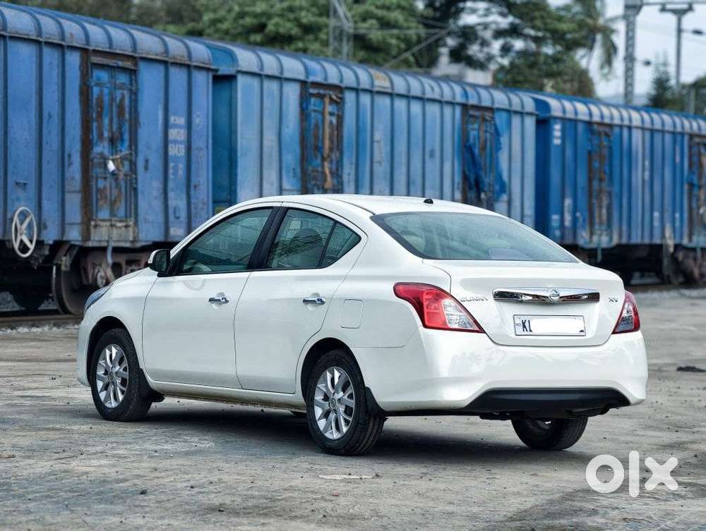 Nissan Sunny, 2017, Petrol