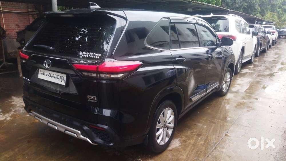 Toyota Innova Hycross 2025 Petrol 20000 Km Driven