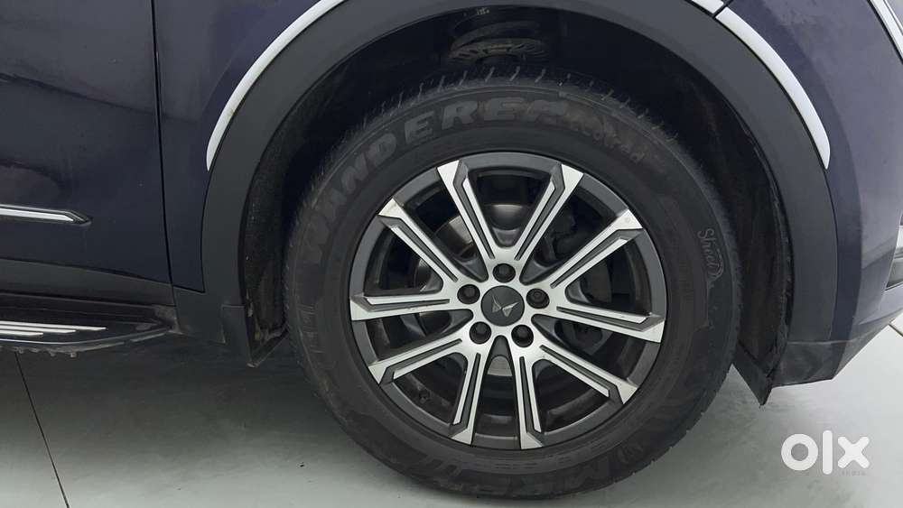 Mahindra Xuv700 2.0 Ax 7 Petrol At Str, 2023, Petrol
