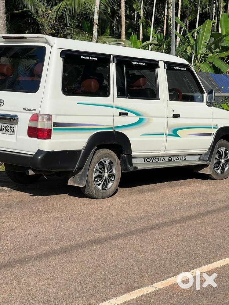 Toyota Qualis 2004 Diesel Well Maintained