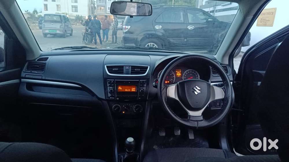 Maruti Suzuki Swift Vxi 1.2 Abs Bs-iv, 2015, Petrol