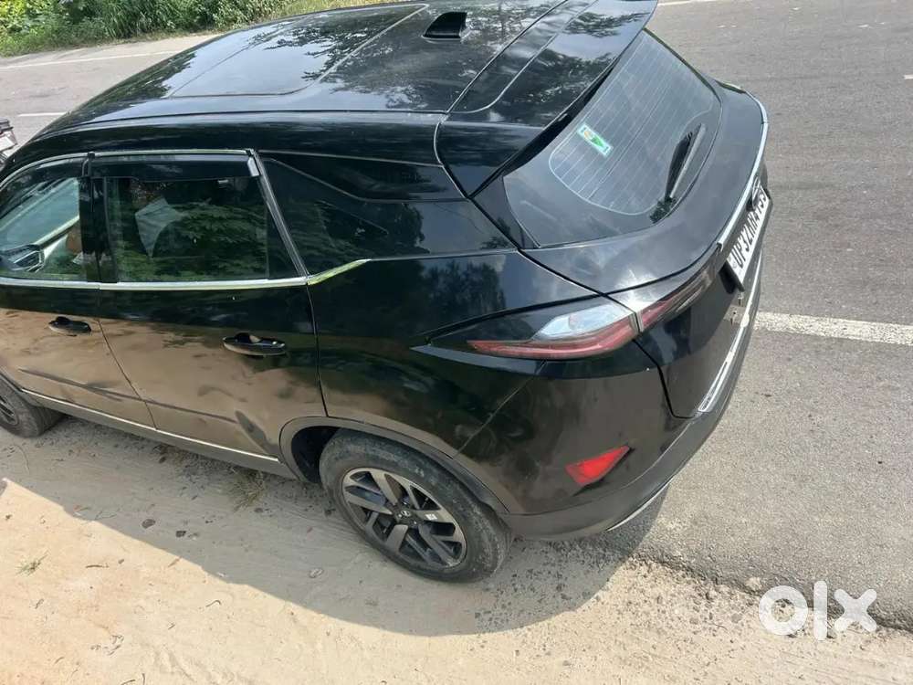 Tata Harrier Diesel  With Sunroof 2.0 2022 Jet Black Color 2nd Owner