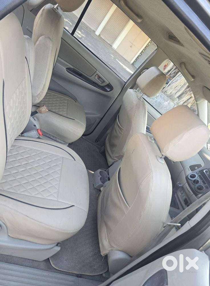 Toyota Innova 2.5 G (diesel) 7 Seater Bs Iv, 2011, Diesel