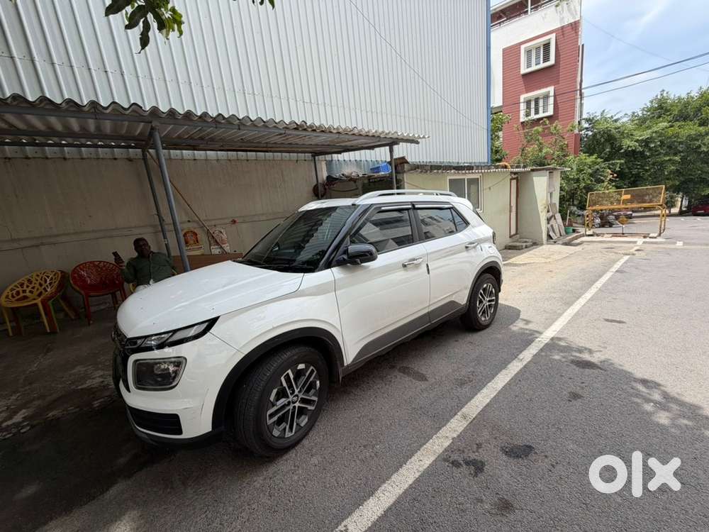 Hyundai Venue 2022 60000 Km Driven