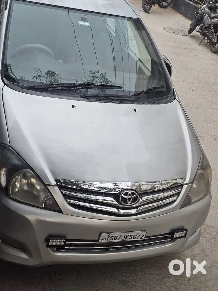 Innova 2010 Validity 2030 New Tyres New Battery New Conditions Origina
