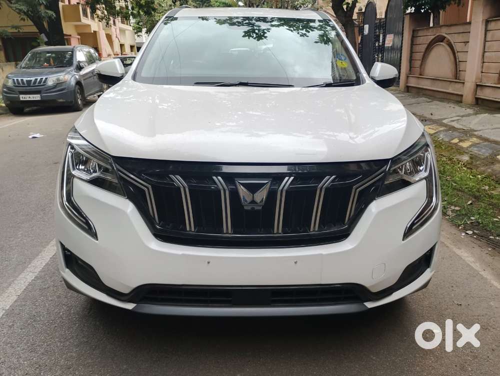 Mahindra Xuv700 2.0 Ax 7 Petrol Mt Str, 2025, Petrol