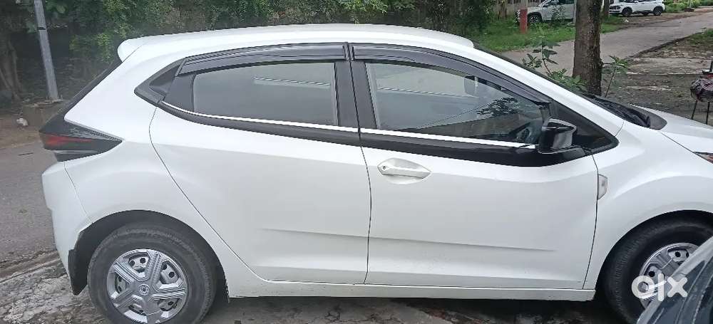 Tata Altroz 1.2 Plus Petrol 2021
