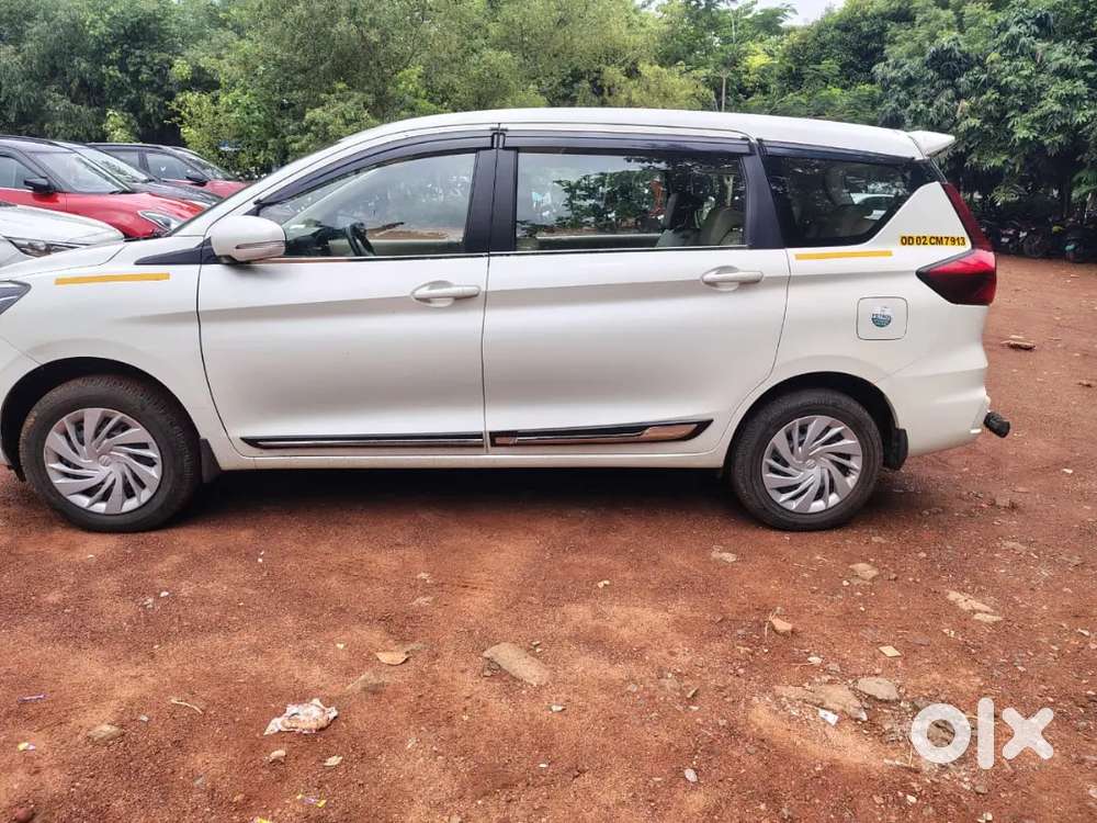 Maruti Suzuki Ertiga 2023 Petrol Well Maintained