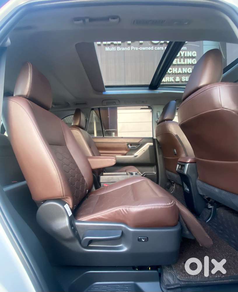 Toyota Innova Hycross 2.0 Zx (o) Hybrid 7 Str, 2025, Petrol
