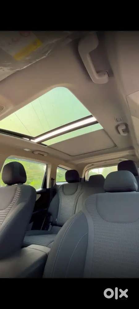 Brand New Mahindra Xuv 2026 Automatic Ax5 7 Seater Black Color