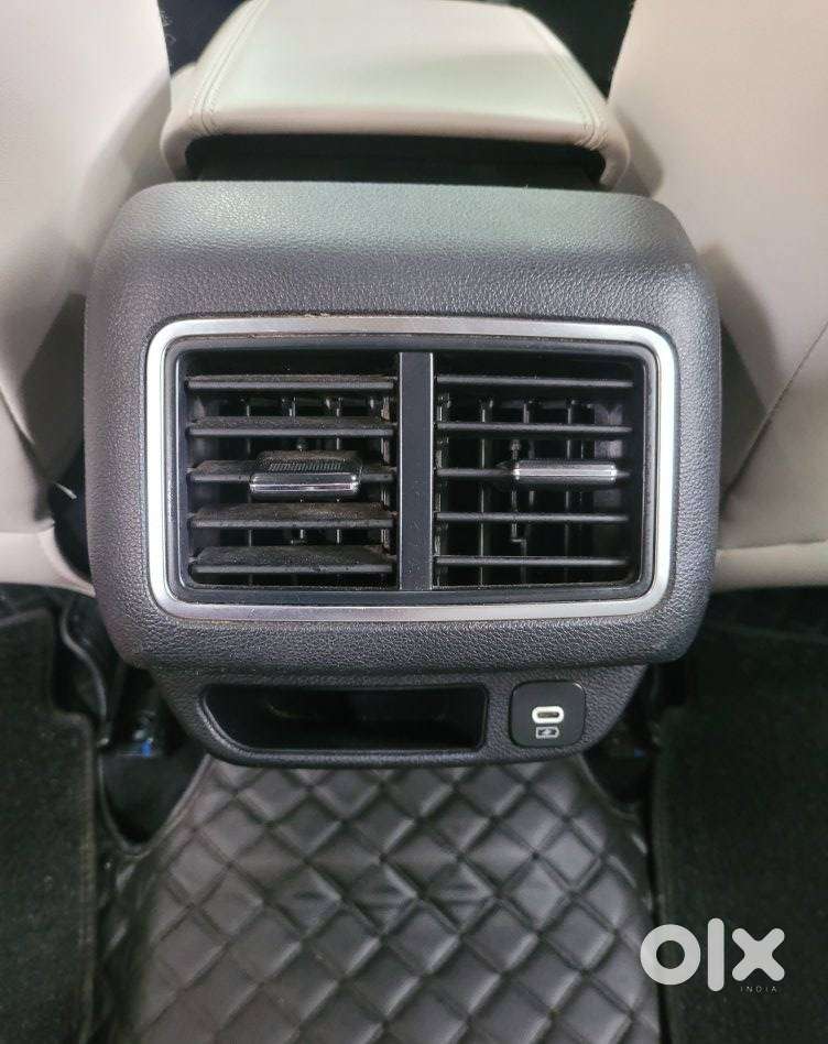 Mahindra Xuv700 2.2 Ax 7 Diesel At Luxury Pack Str Awd, 2022, Diesel