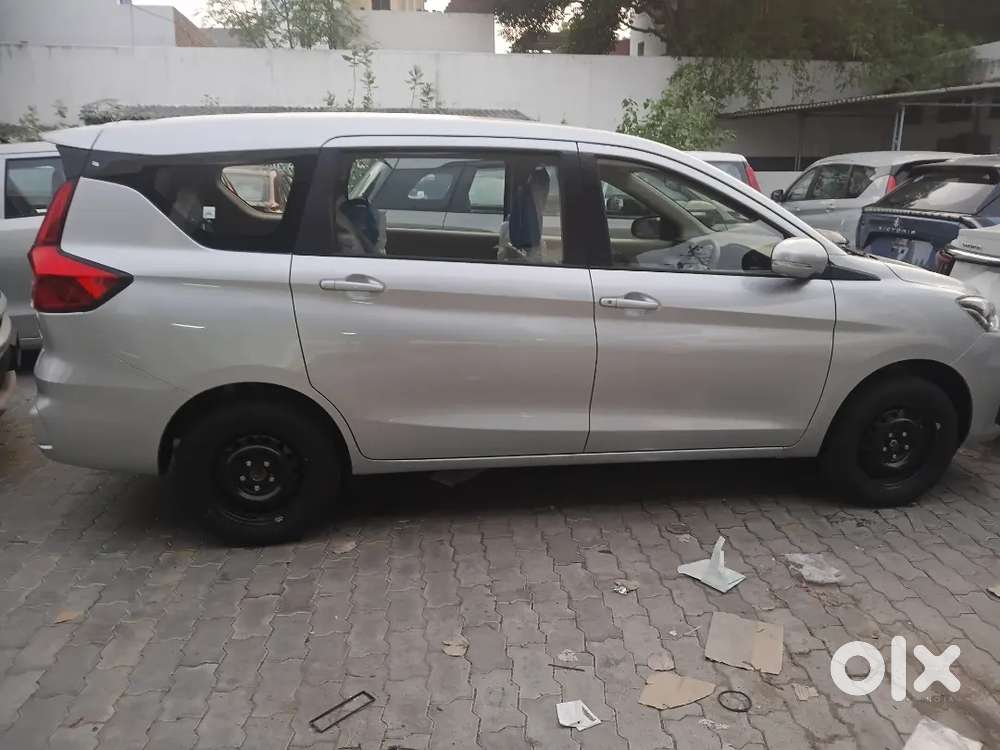 Maruti Suzuki Ertiga 1.5 Vxi 2016