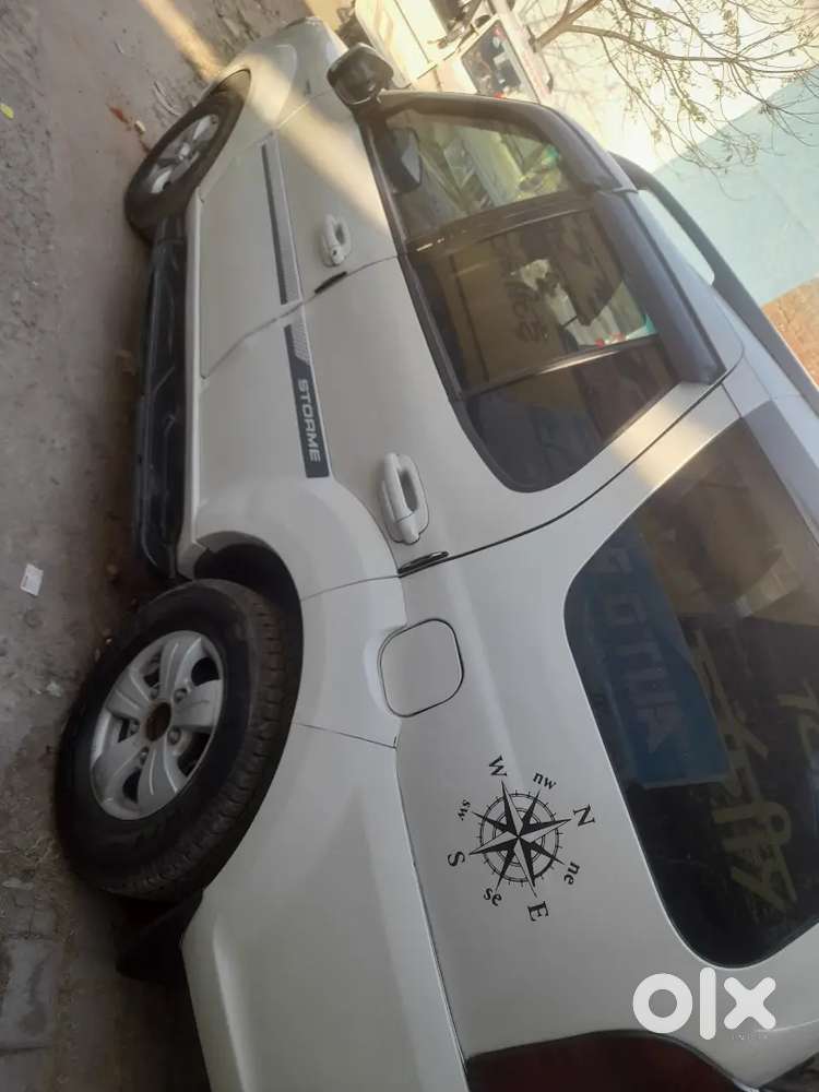 Tata Safari Storme 2016 Diesel 135000 Km Driven