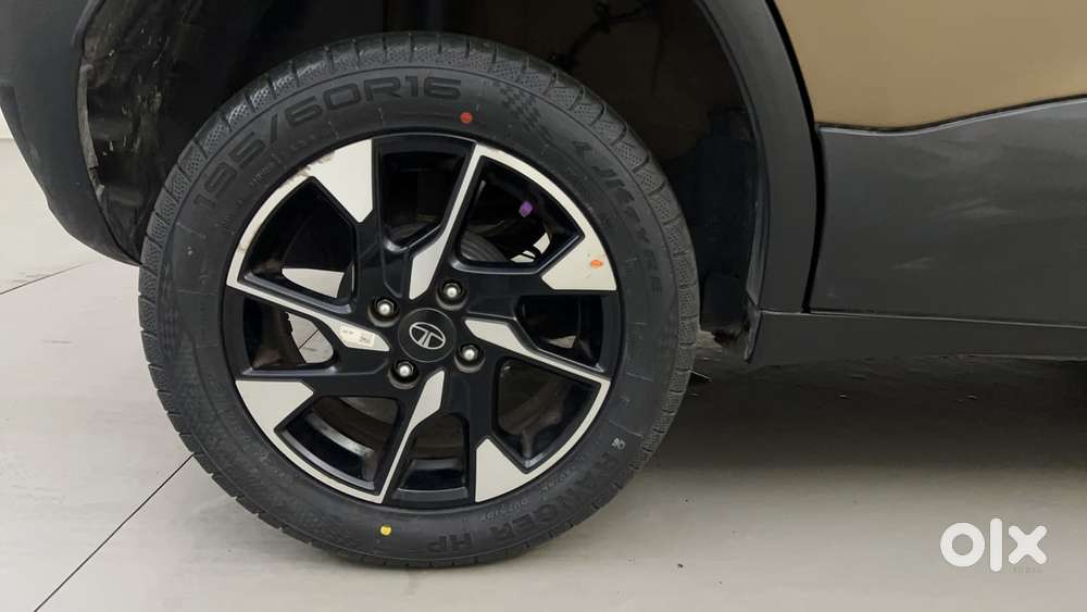 Tata Punch 1.2 Revotron Accomplished Dazzle Pack Amt, 2024, Petrol