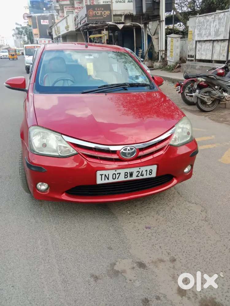 Toyota Etios 1.5 V 2013