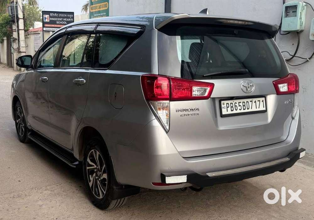 Toyota Innova Crysta, 2022, Petrol