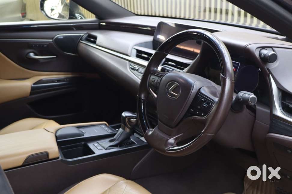 Lexus Es 300h Luxury, 2021, Cng & Hybrids