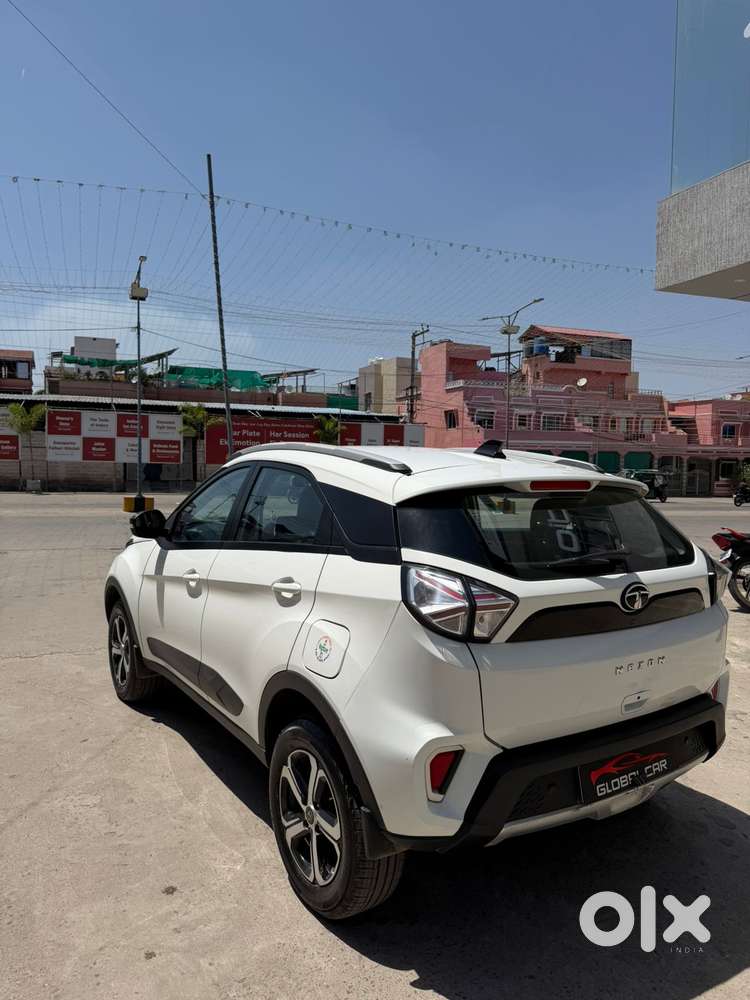 Tata Nexon 1.2 Revotron Xza Plus, 2023, Petrol