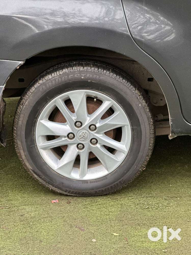 Toyota Innova Crysta 2.4 V, 2017, Diesel