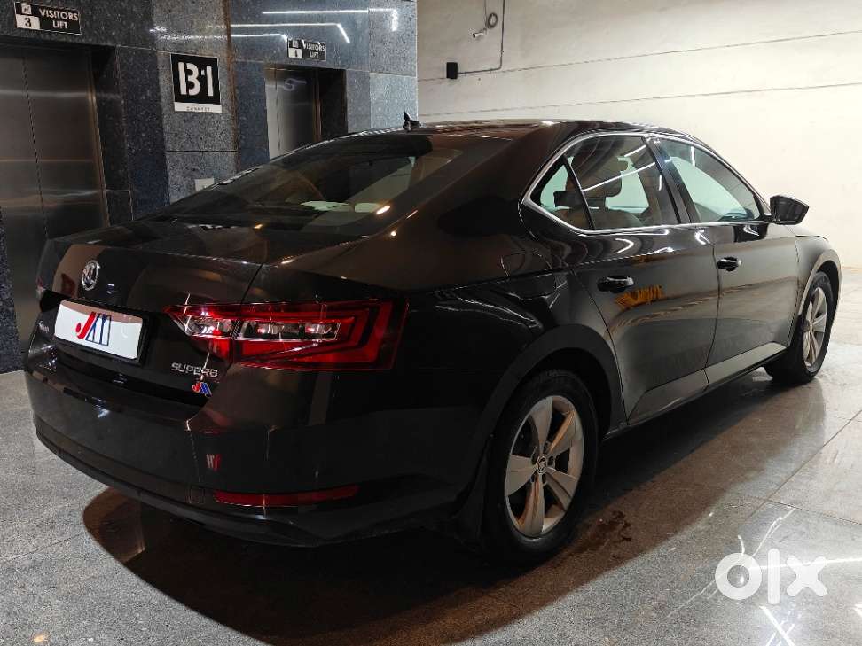 Skoda Superb Style 1.8 Tsi At, 2018, Petrol