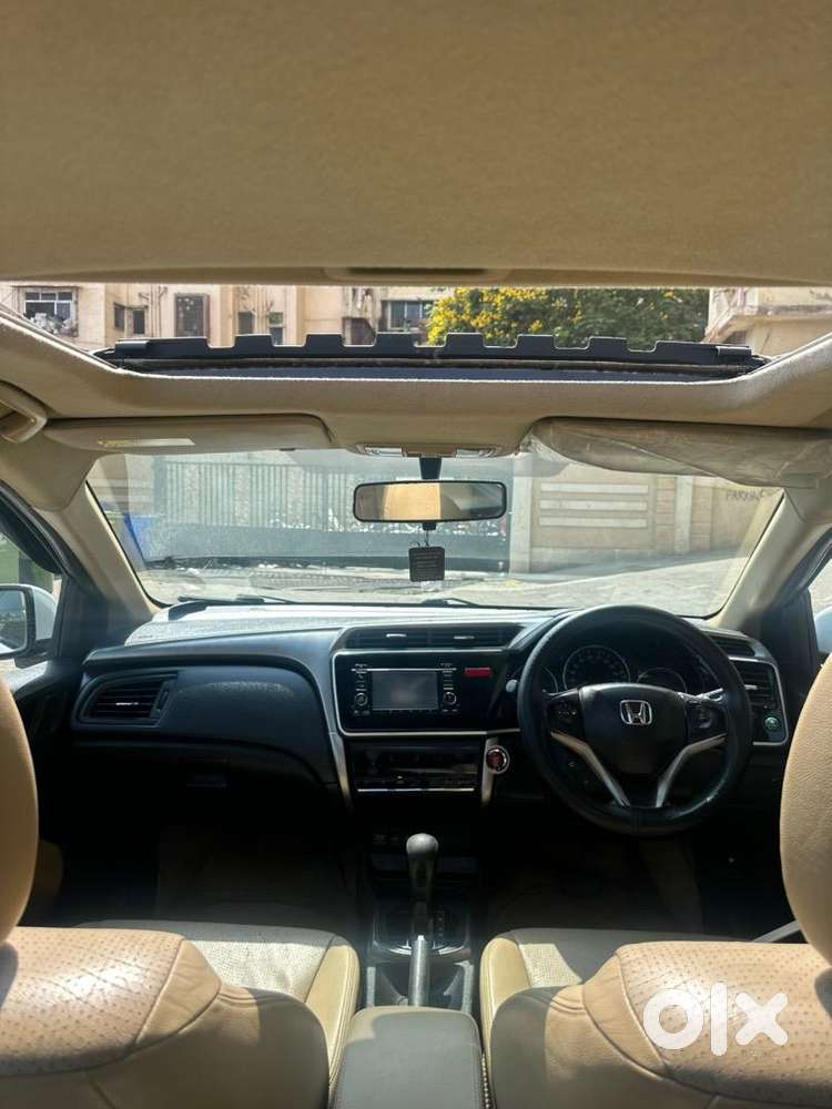Honda Petrol  2015-december Sunroof