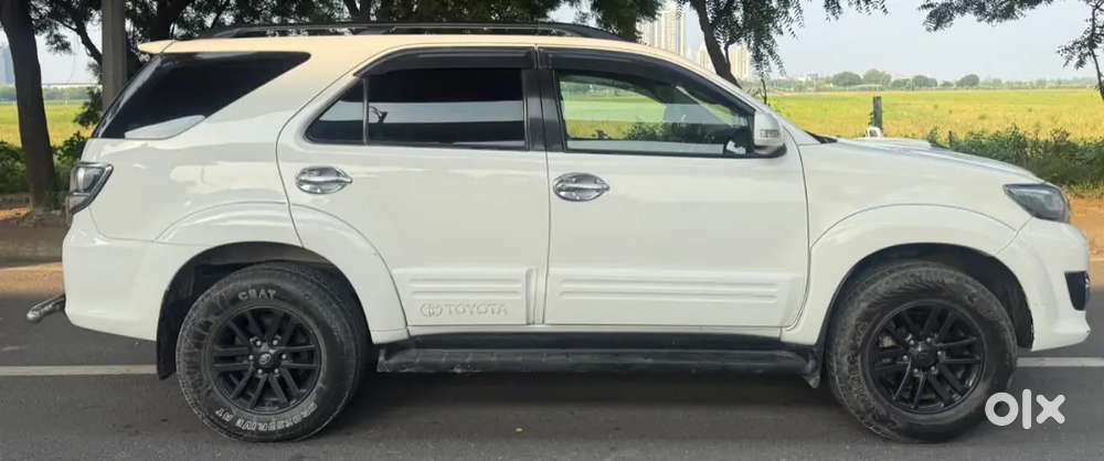 Toyota Fortuner 3.0 Diesel 4x2 Manual 2015 | 1st Owner Showroom Track