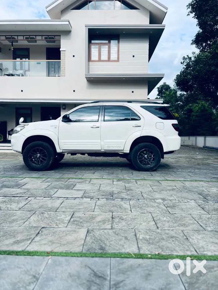 Toyota Fortuner 4&times;4 2010 Diesel Manual